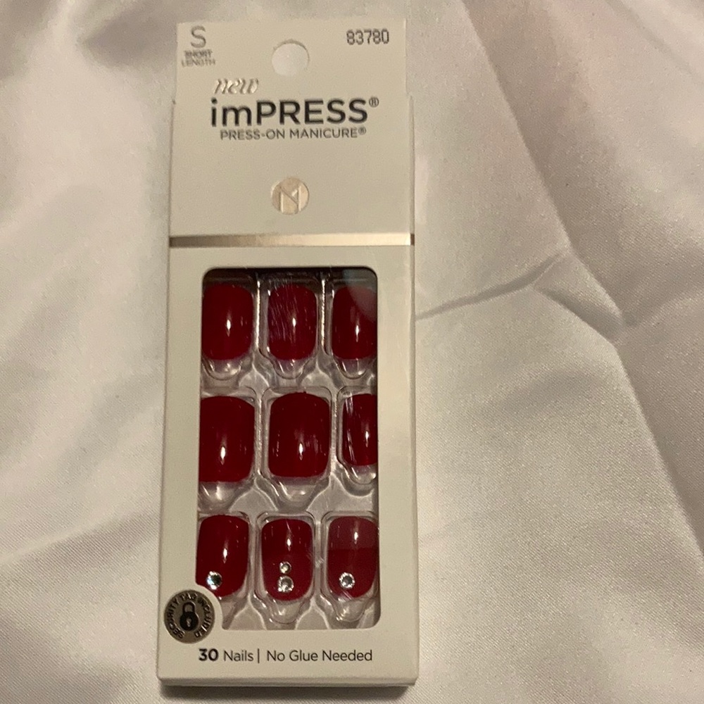 Impress nails press on